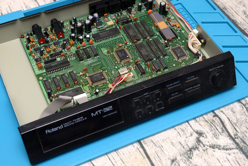 Roland MT-32