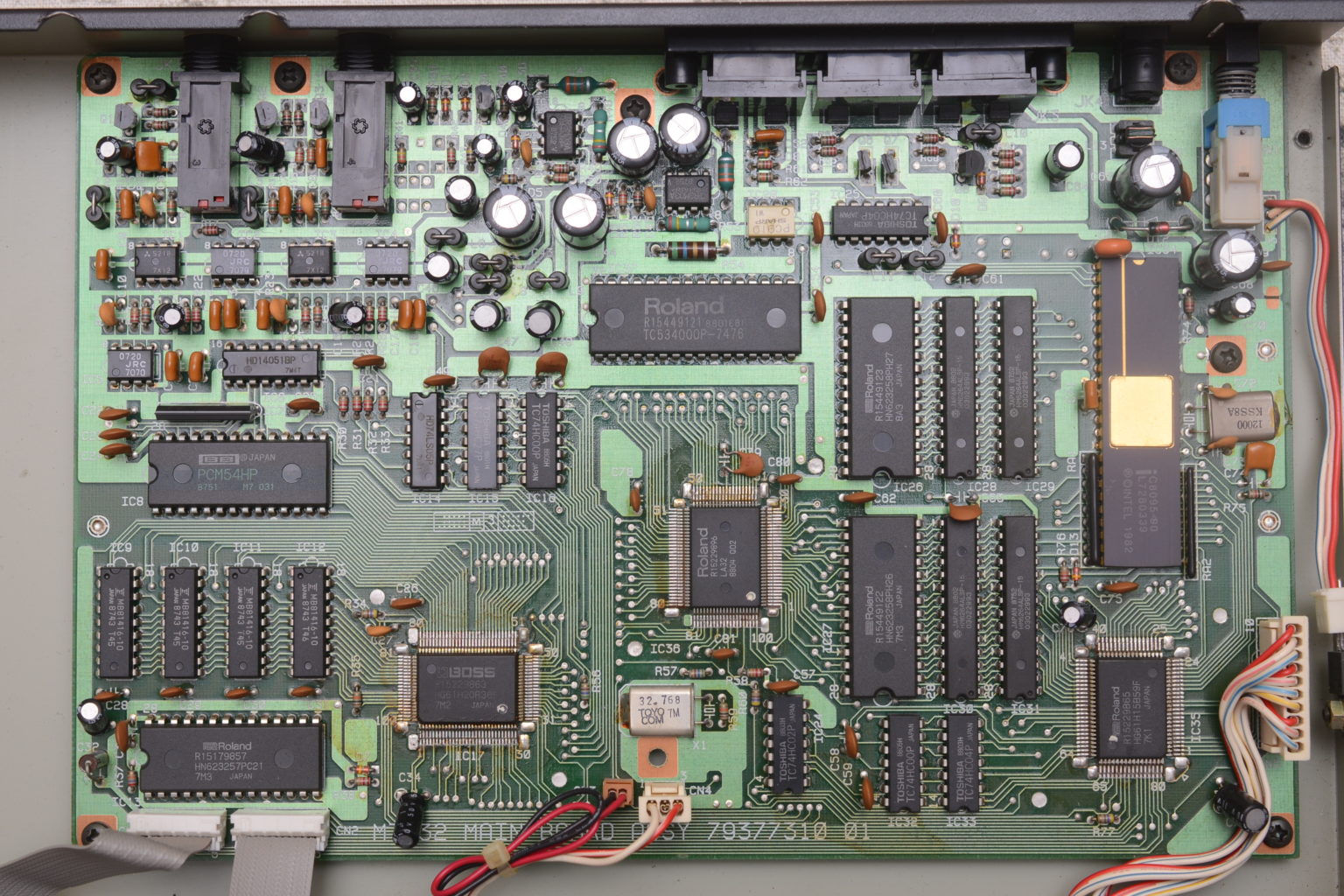 Roland MT-32 Old Mainboard