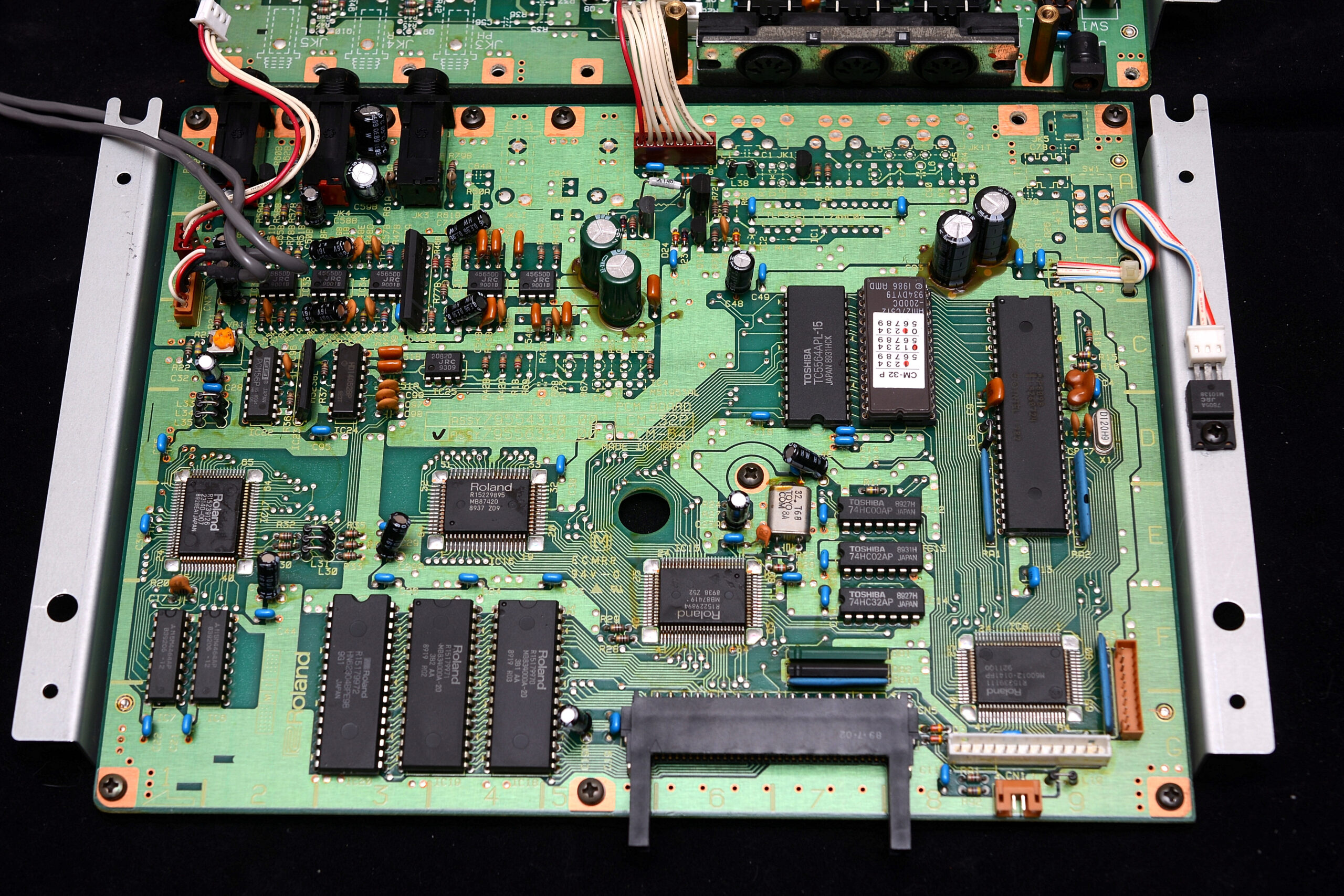 roland_cm-64-cm32p-01